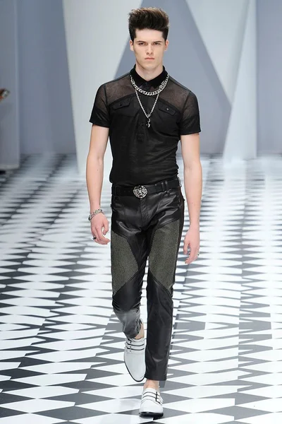 Look 18
